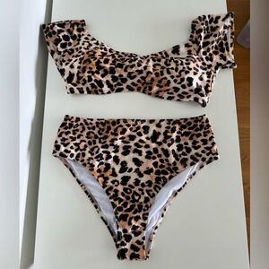 NWOT Popvil Leopard Swim Set